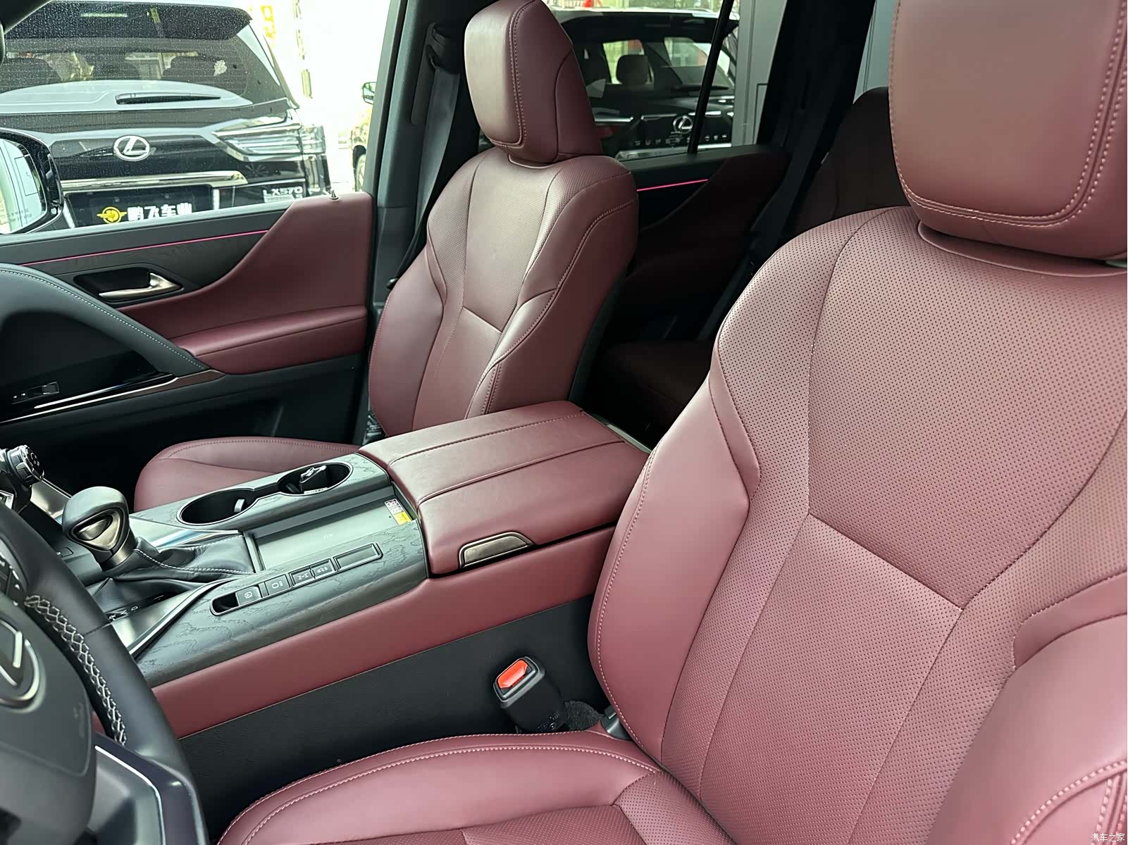 Lexus LX, 2024 11