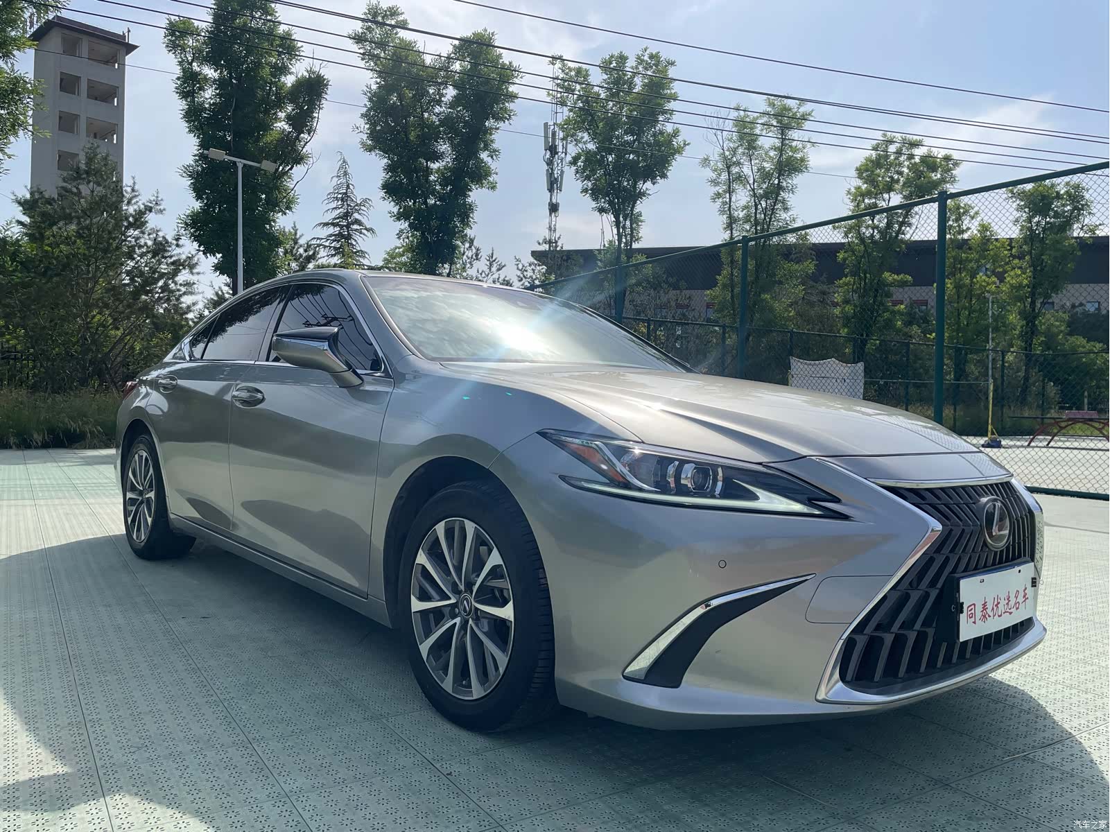 Lexus ES, 2022 3