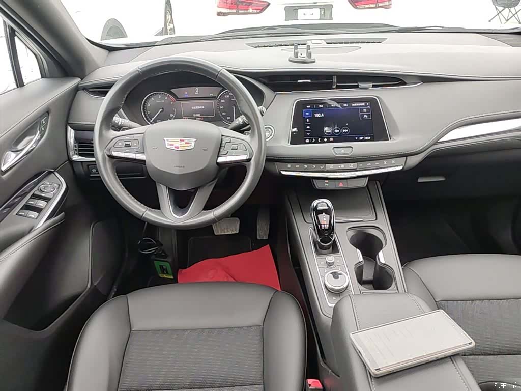 Cadillac XT4, 2023 10