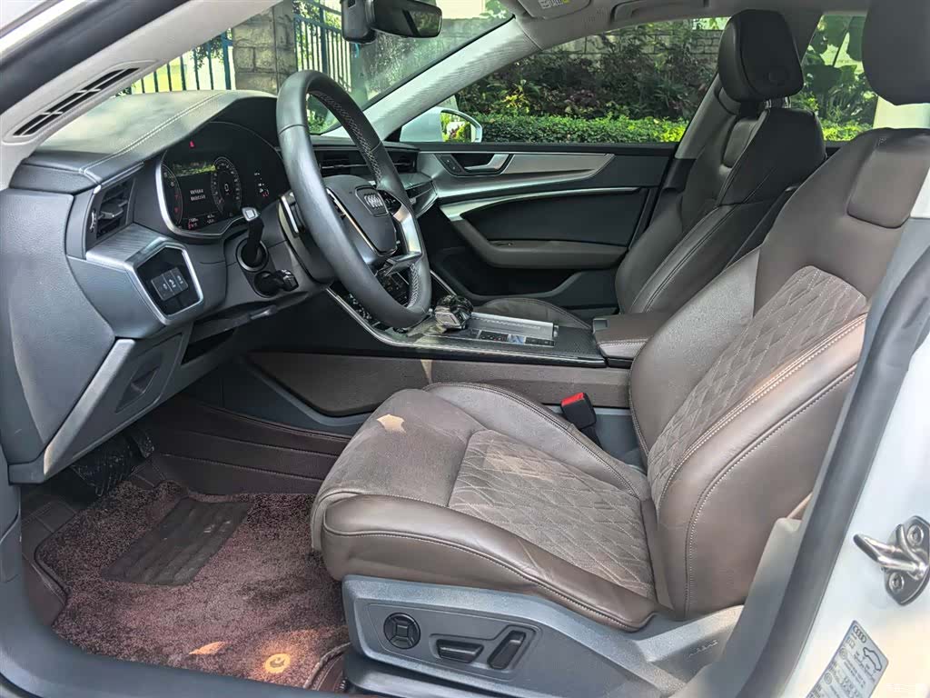 Audi A7L, 2023 все фото