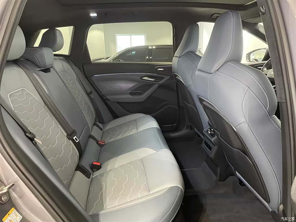 Audi e-tron, 2025 8