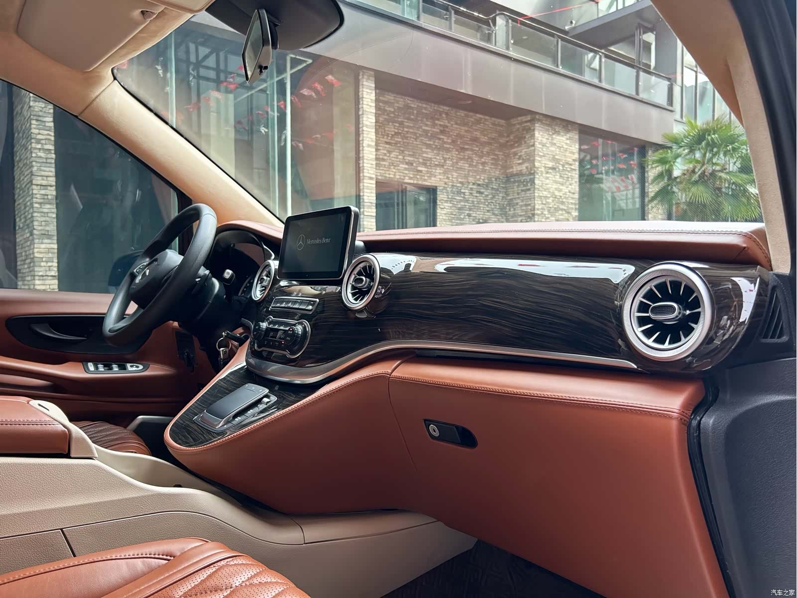 Mercedes-Benz VI, 2020 7