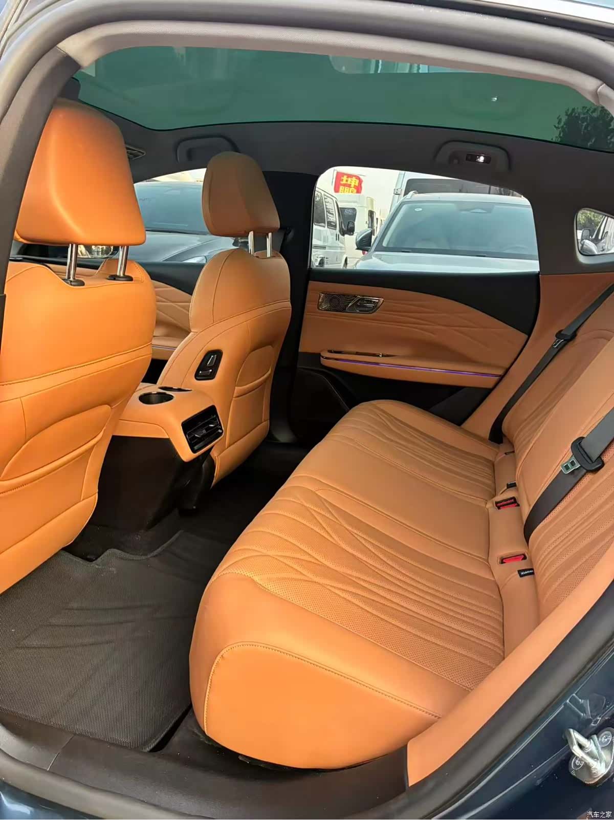 Geely 8, 2025 все фото