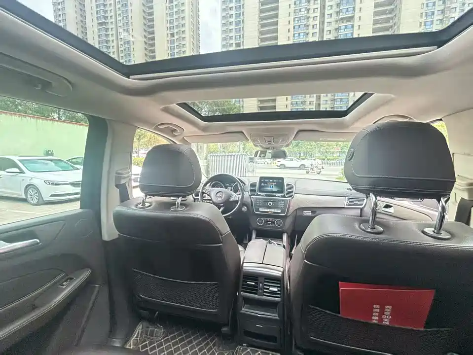 Mercedes-Benz GLE Mercedes-Benz GLE