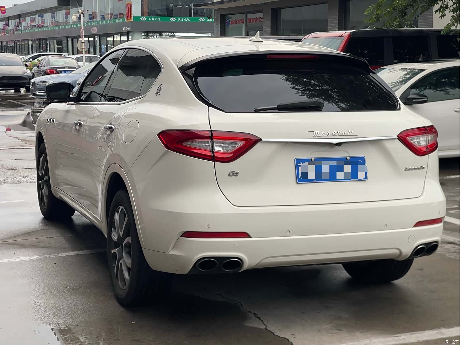 Maserati Levante, 2017 все фото