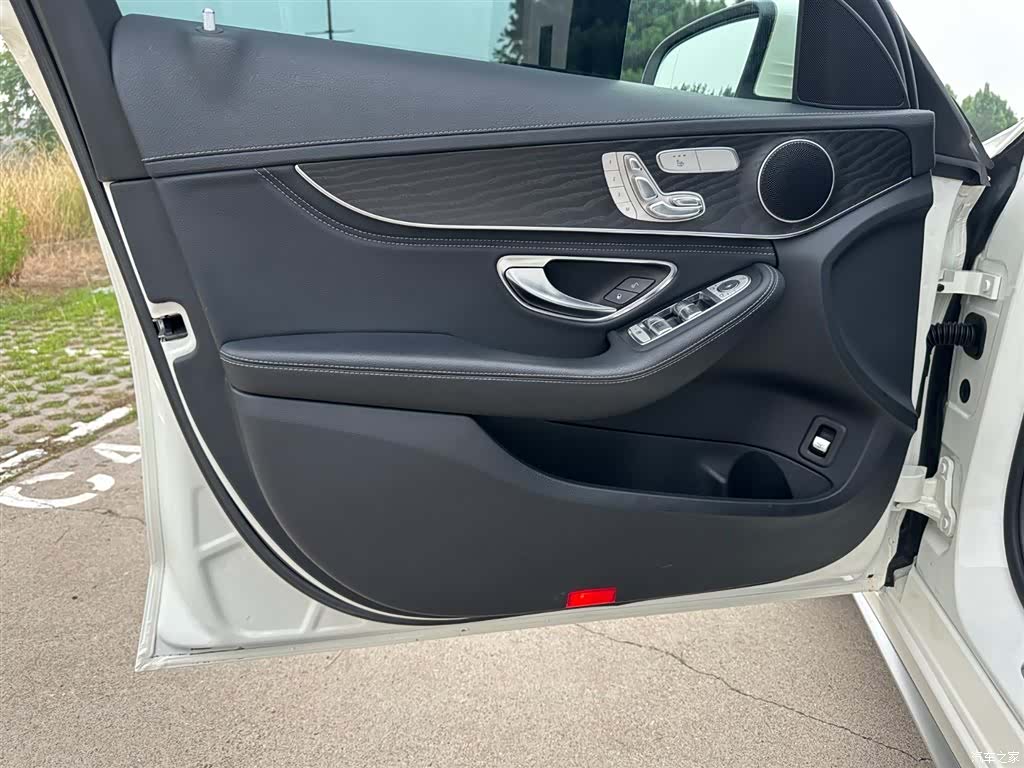 Mercedes-Benz C-Class, 2016 13