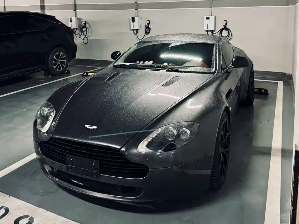 Aston Martin V8 Vantage Aston Martin V8 Vantage