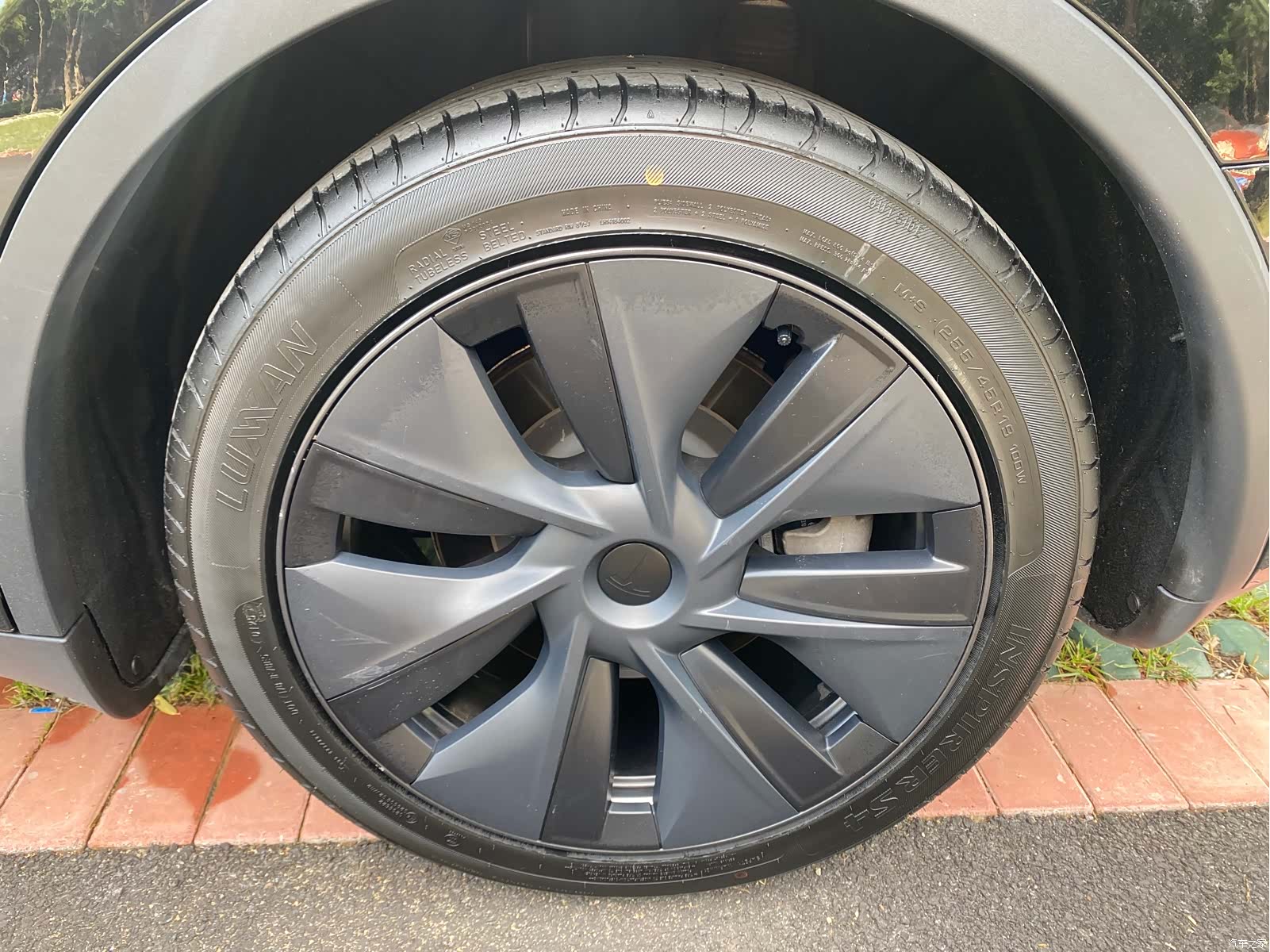Tesla Model Y, 2023 14