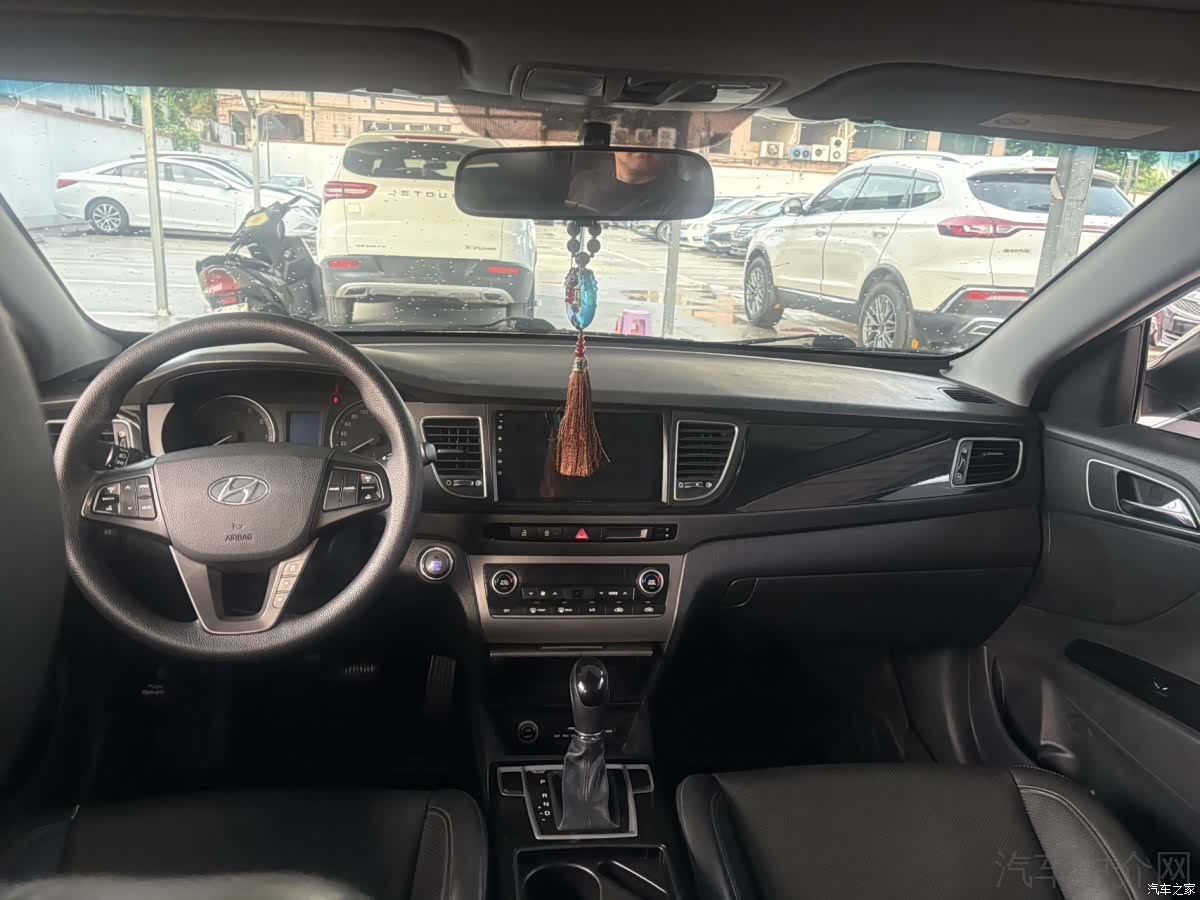 Hyundai GLS, 2016 6