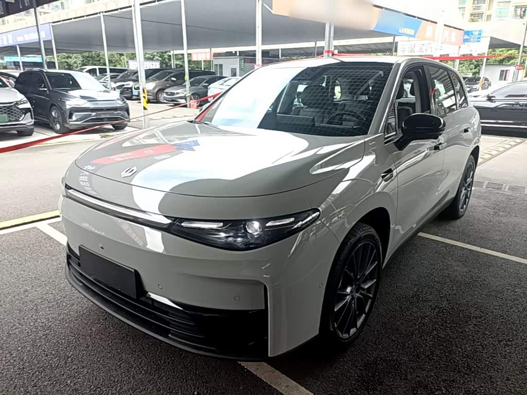 Leapmotor C10