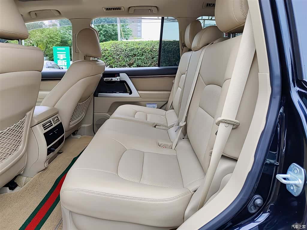 Toyota Land Cruiser, 2019 8