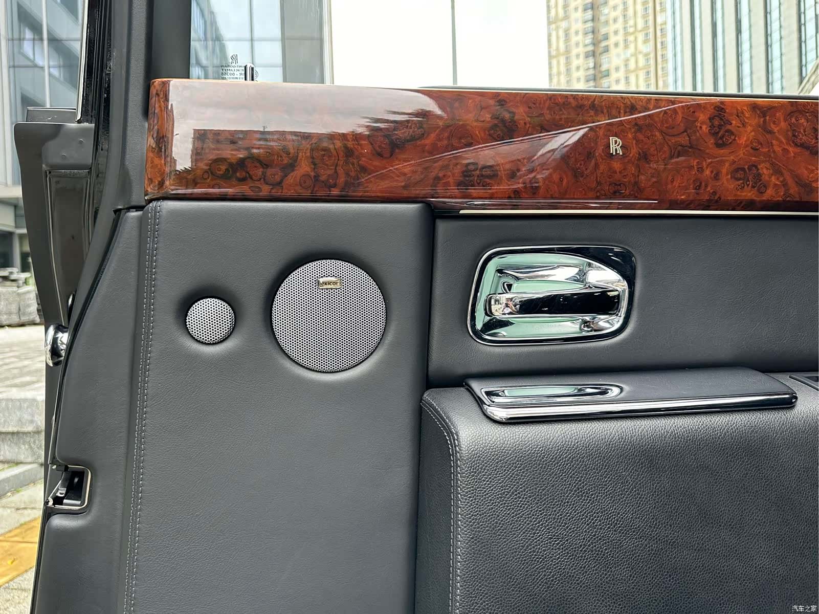 Rolls-Royce Phantom, 2010 11