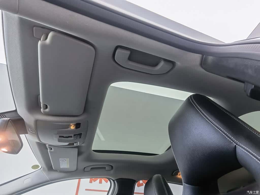 Mercedes-Benz GLA, 2015 14