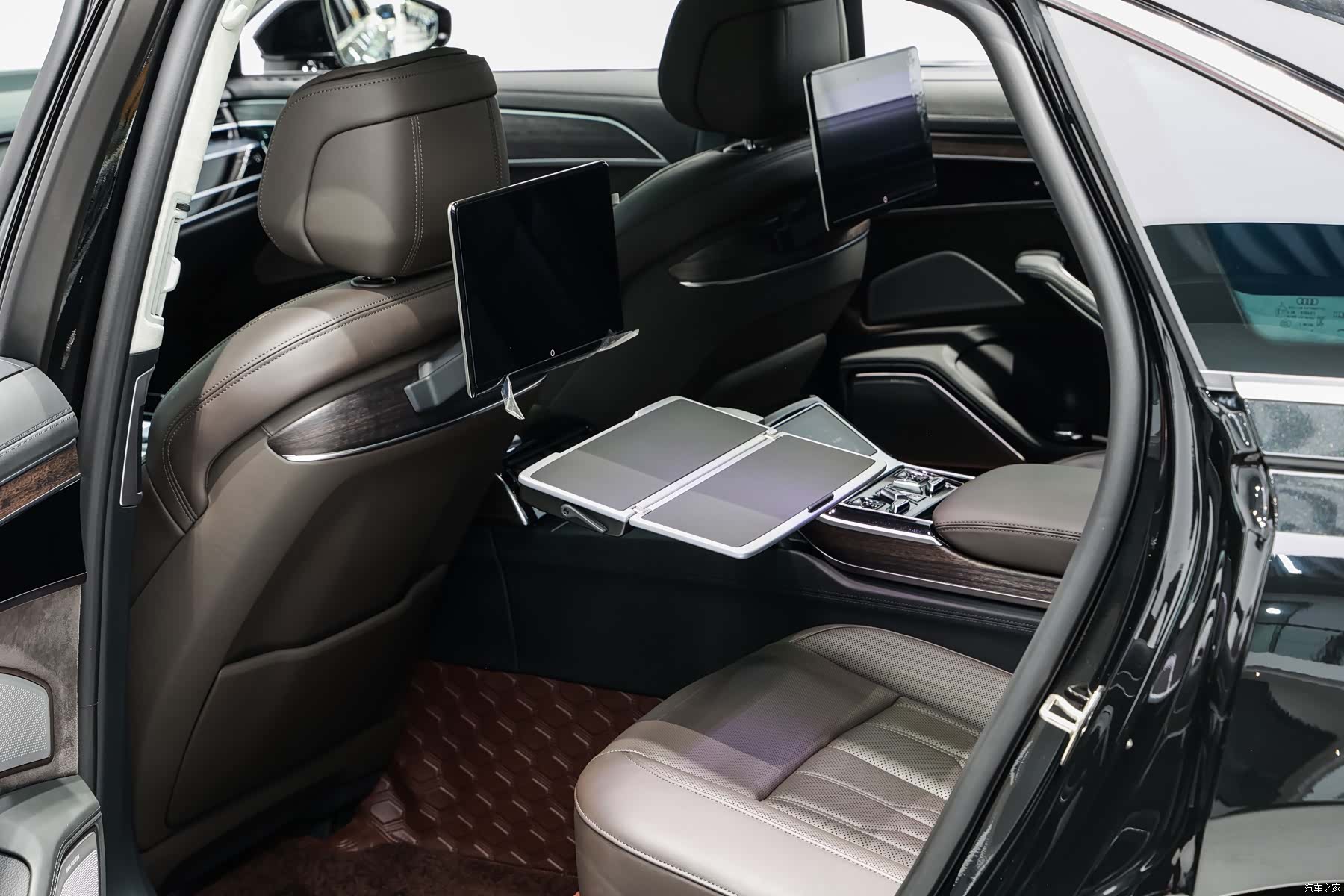 Audi A8L, 2022 13