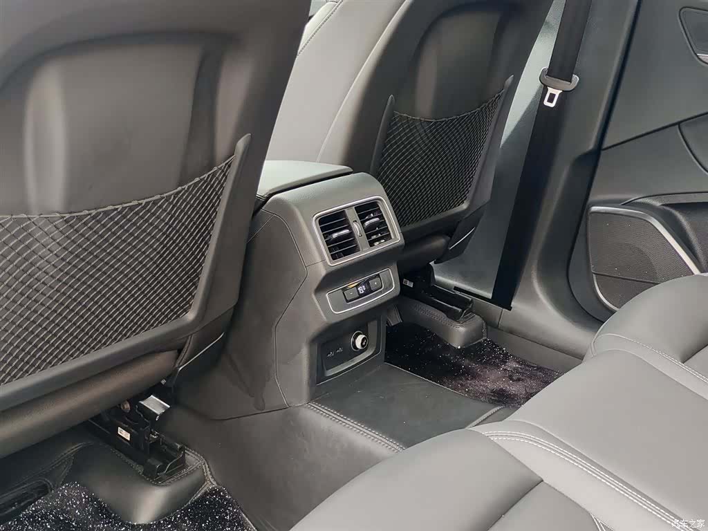 Audi Q5L, 2023 9