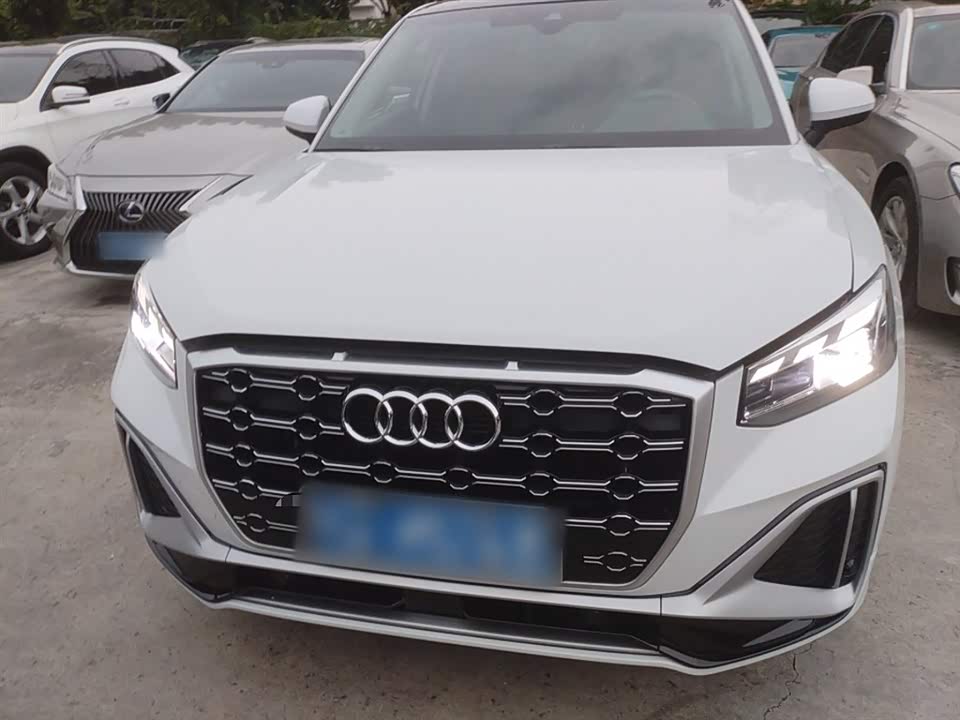 Audi Q2L Audi Q2L