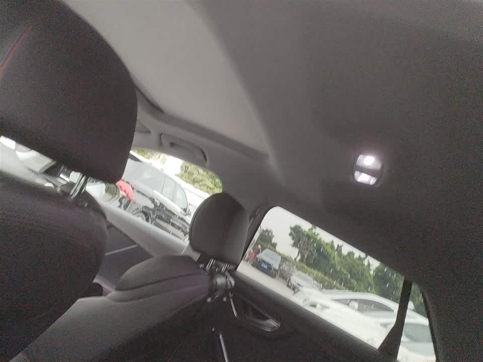Audi Q2L Audi Q2L