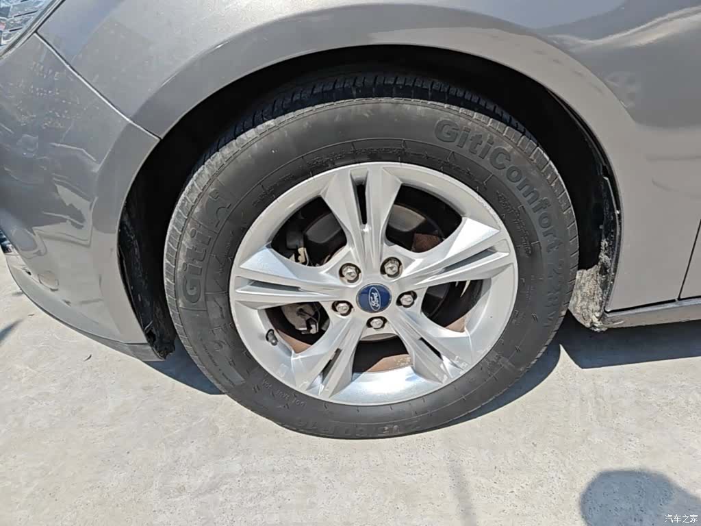 Ford Focus, 2015 23
