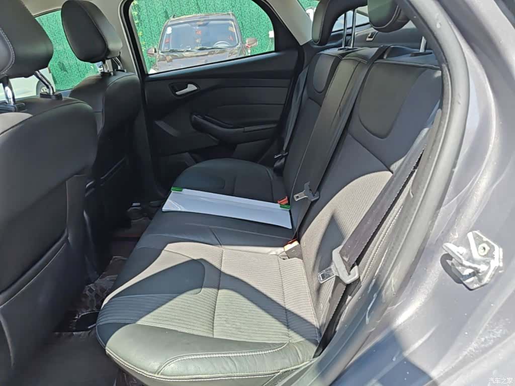 Ford Focus, 2015 17