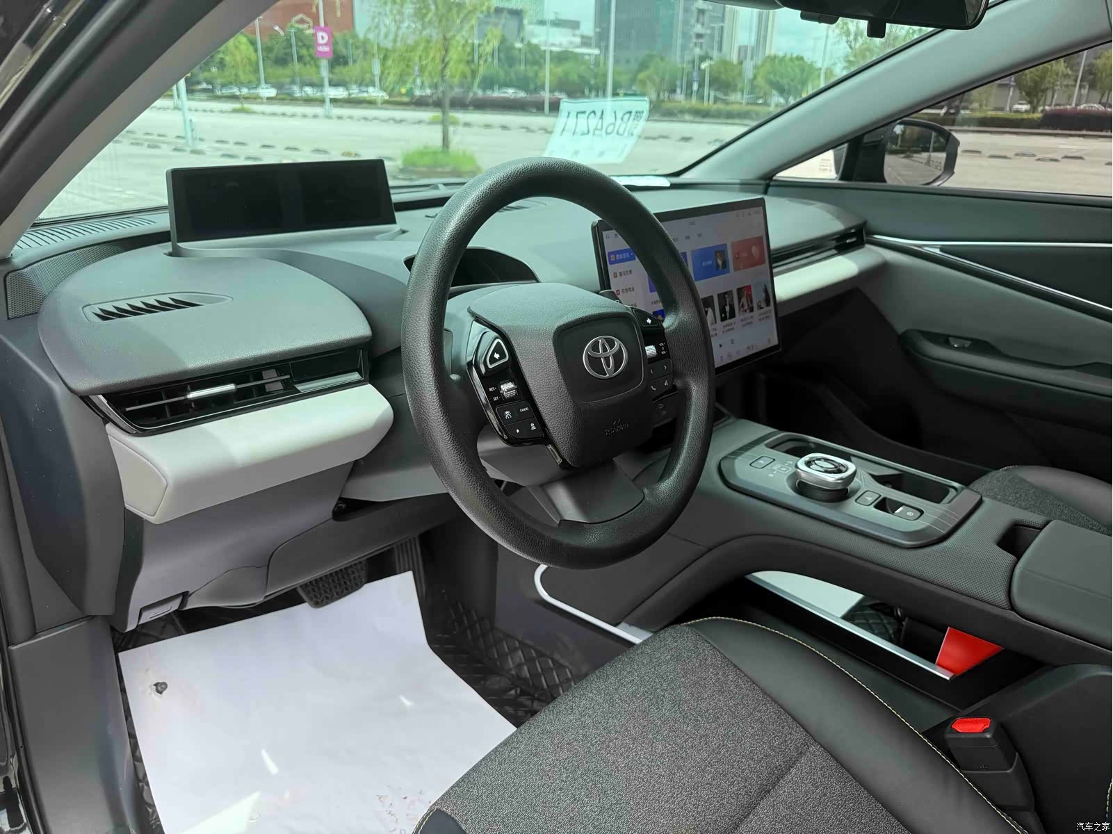 Toyota bZ5, 2025 все фото