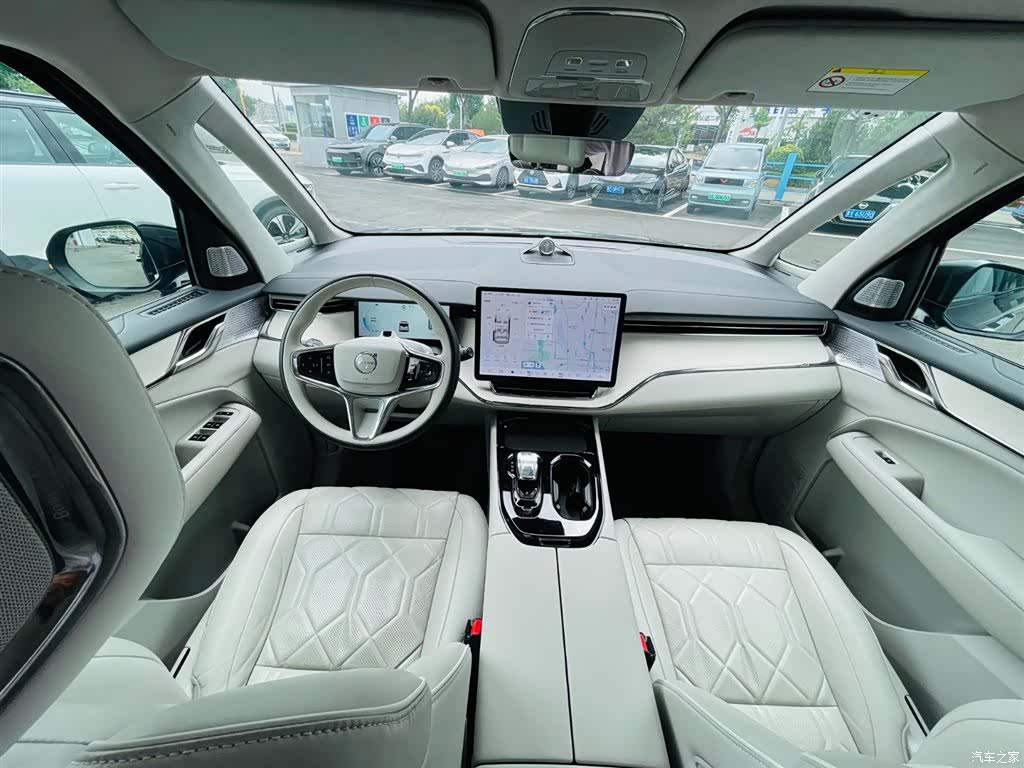 Volvo EM90, 2024 11