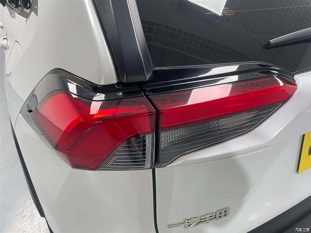 Toyota RAV4, 2021 16