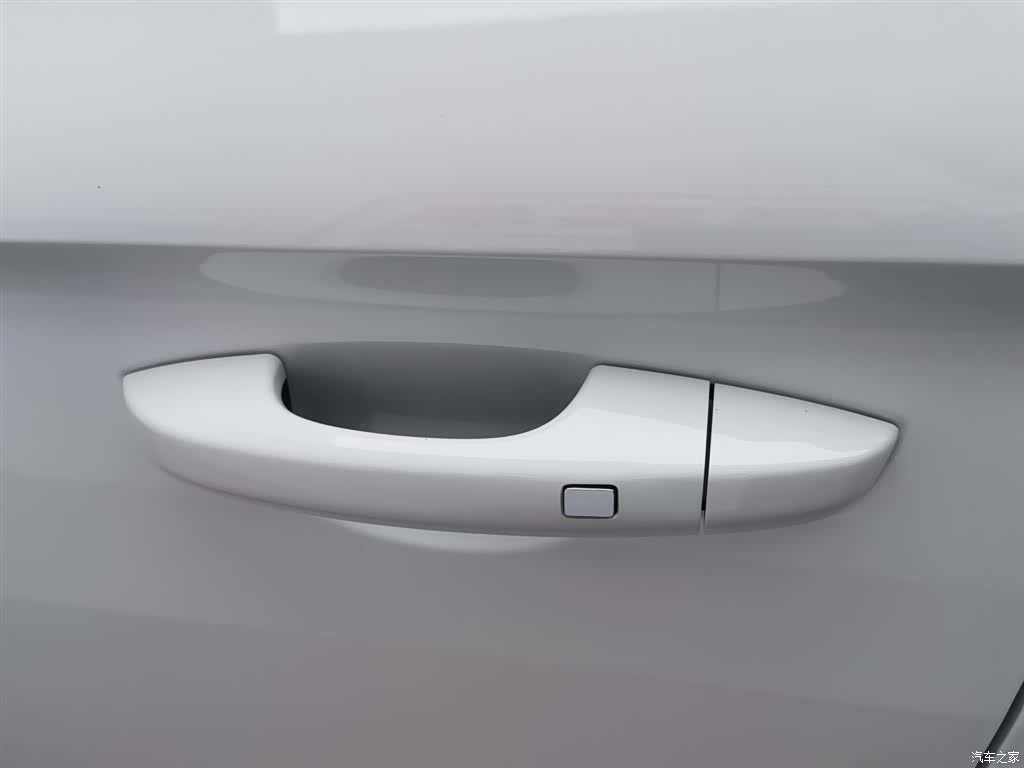 Geely Emgrand, 2025 18