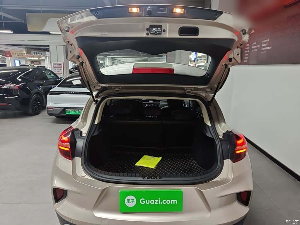 Geely Emgrand, 2021 19