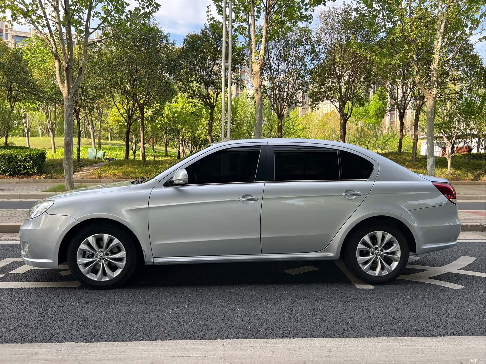 Volkswagen Lavida, 2011 29