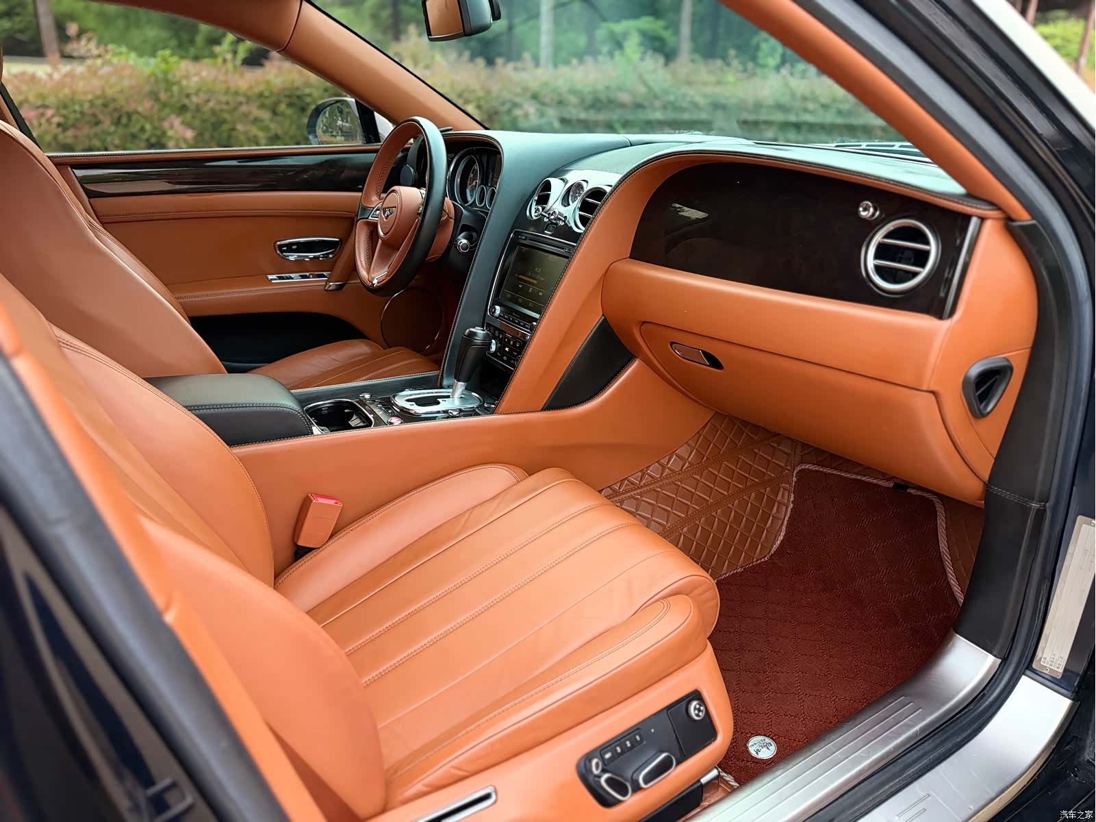 Bentley Flying Spur, 2014 10