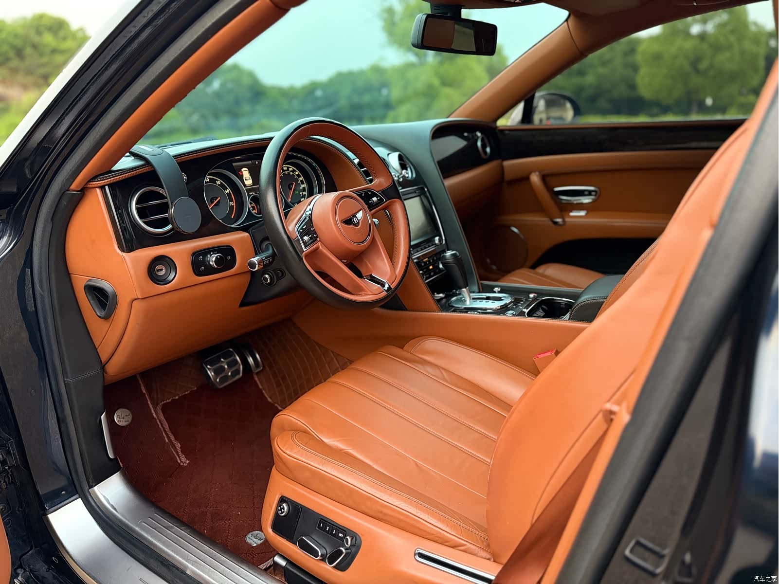 Bentley Flying Spur, 2014 7