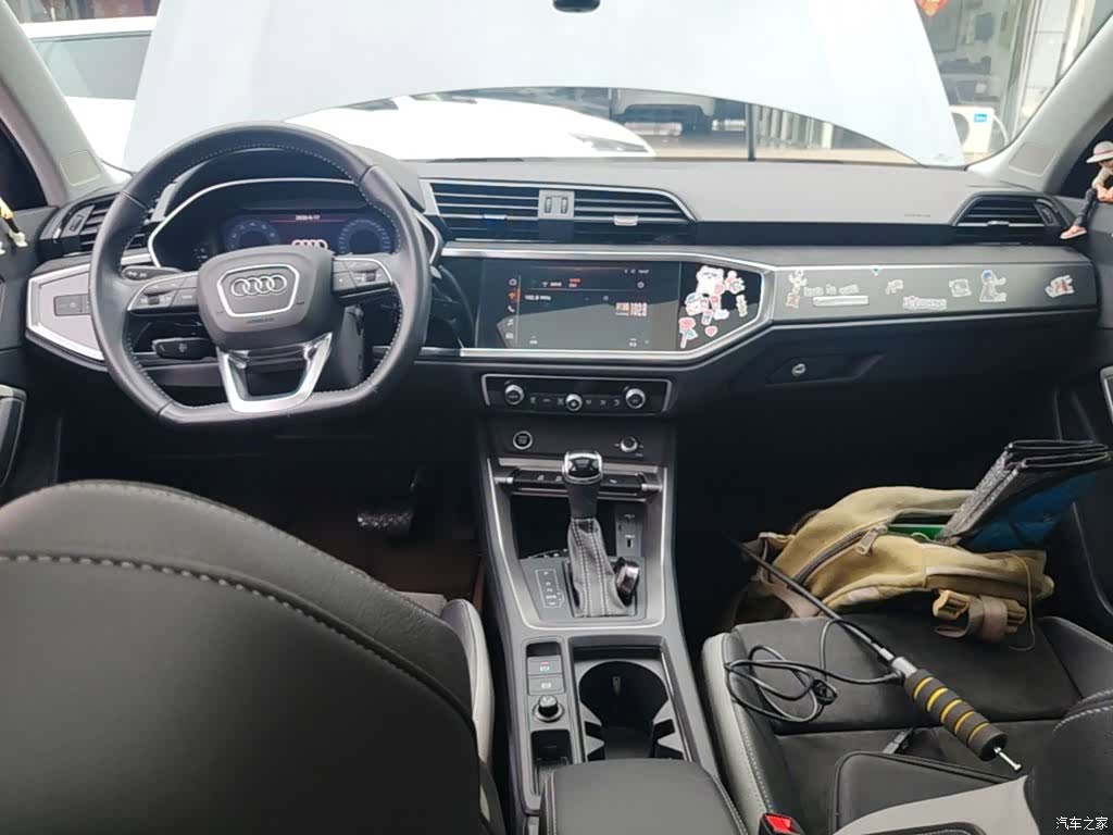 Audi Q3, 2021 10