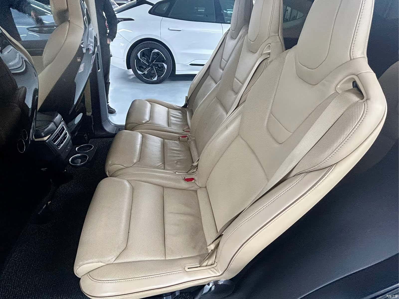 Tesla Model X, 2016 9