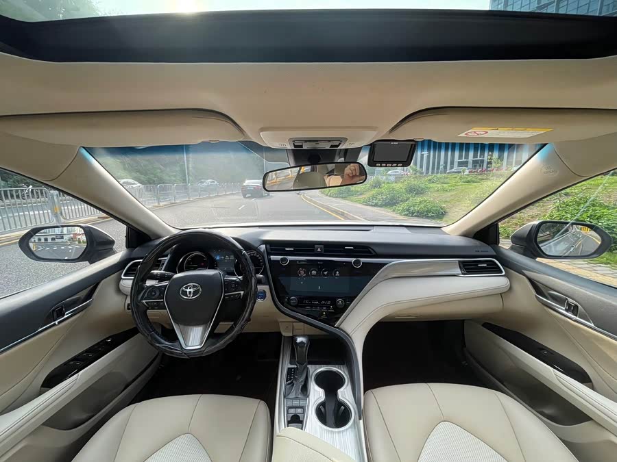 Toyota Camry 2020, фото 13