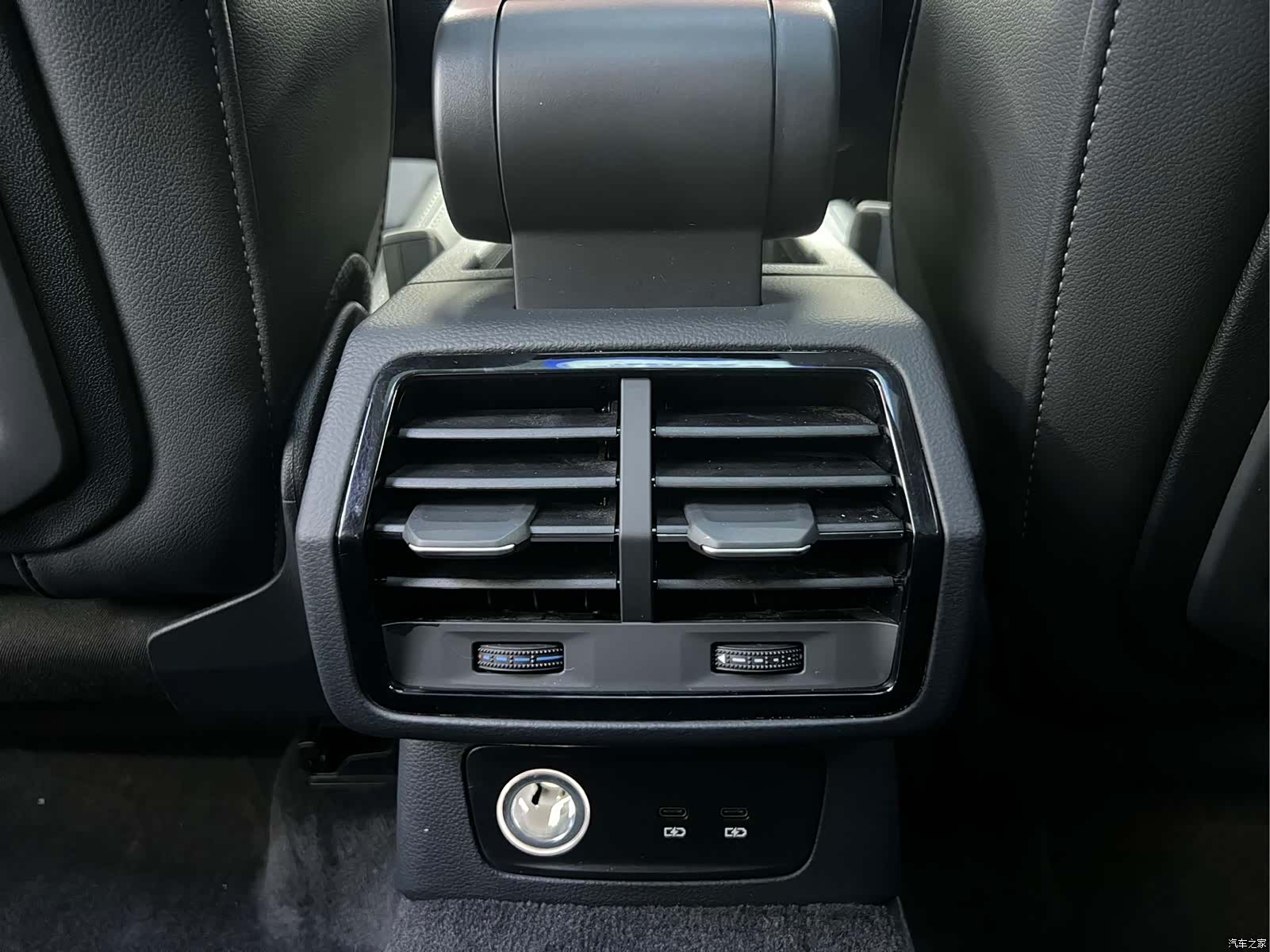 Audi Q3, 2023 11