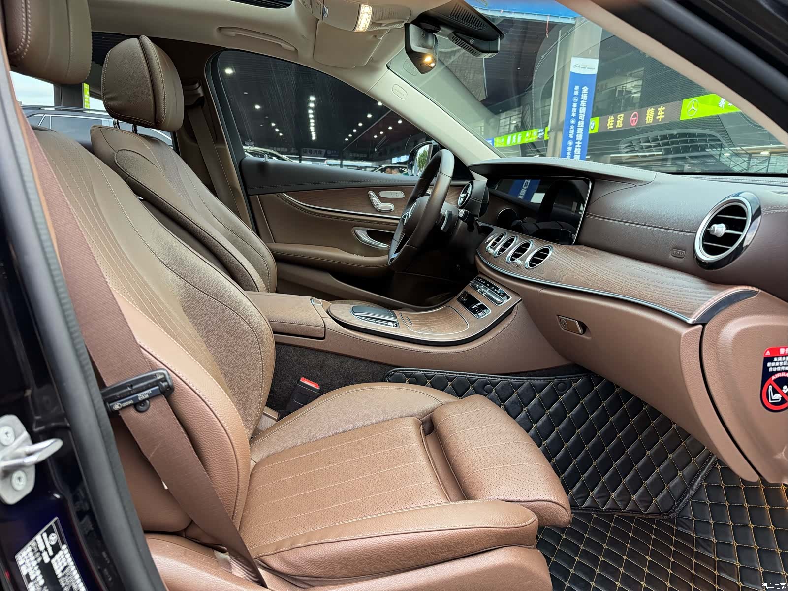 Mercedes-Benz E-Class, 2022 10