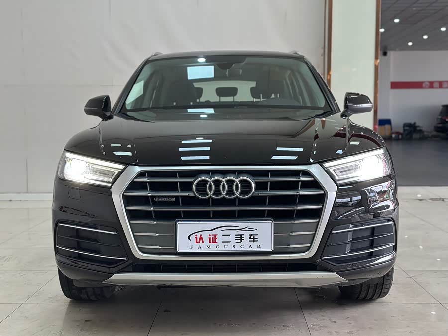 Audi Q5L 2020, фото 2
