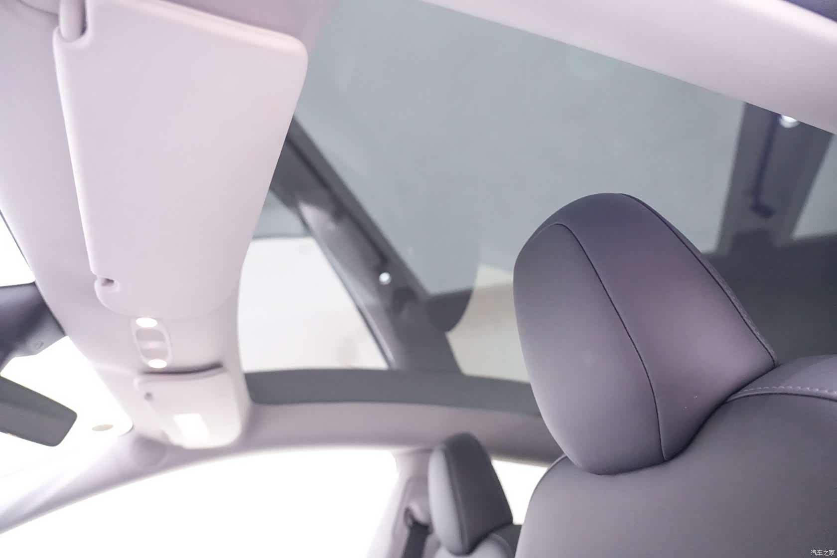 Tesla Model Y, 2022 15