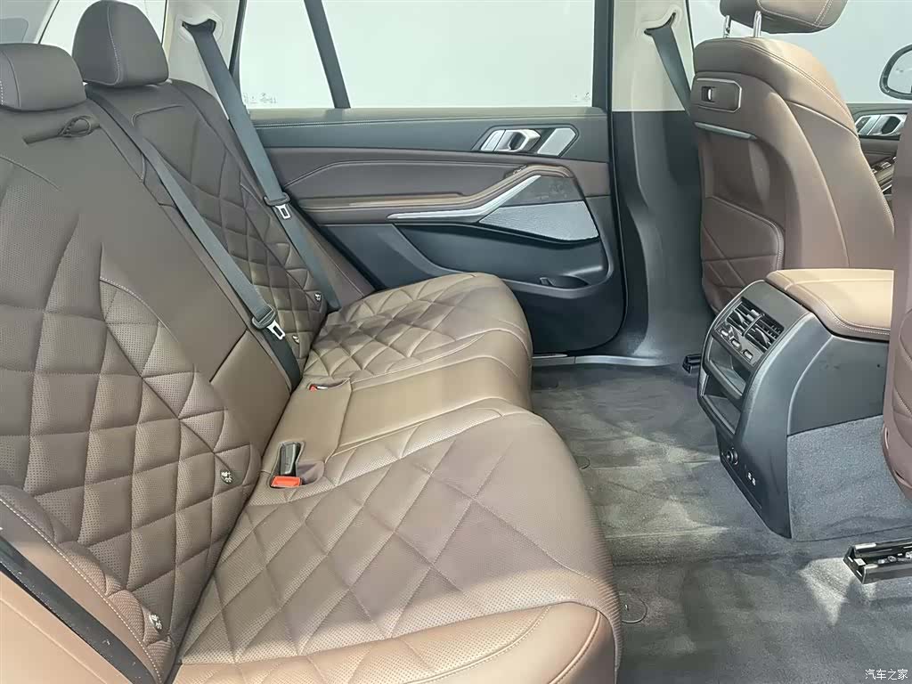 BMW X5, 2024 9