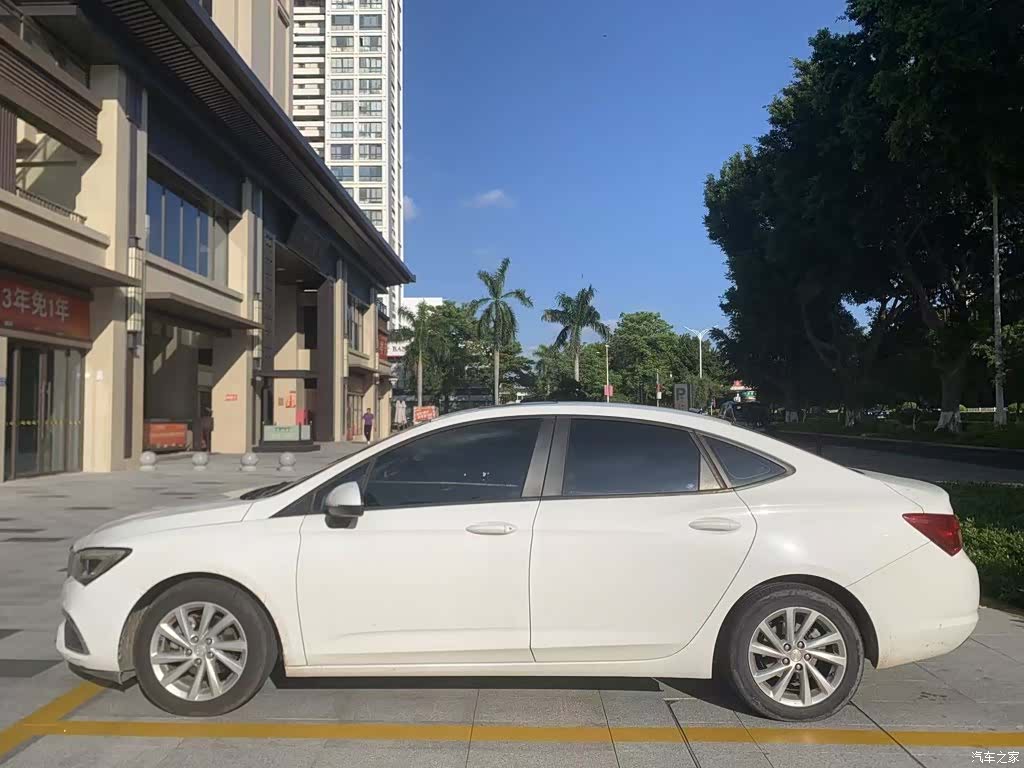 Buick Verano, 2018 4