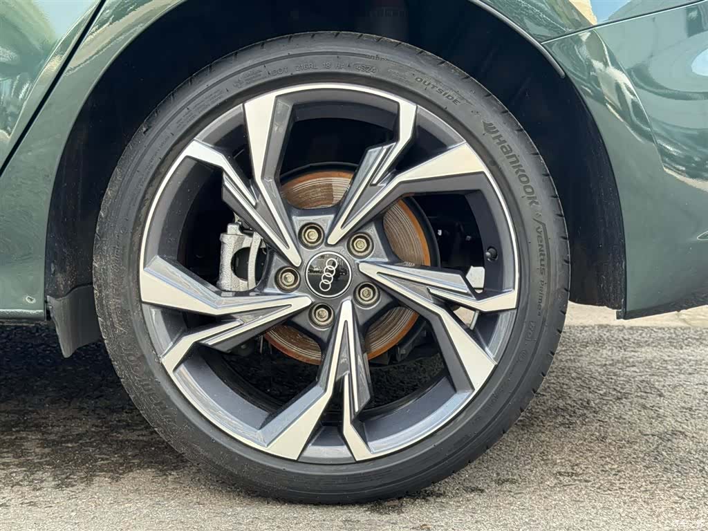 Audi Flying Spur, 2025 12