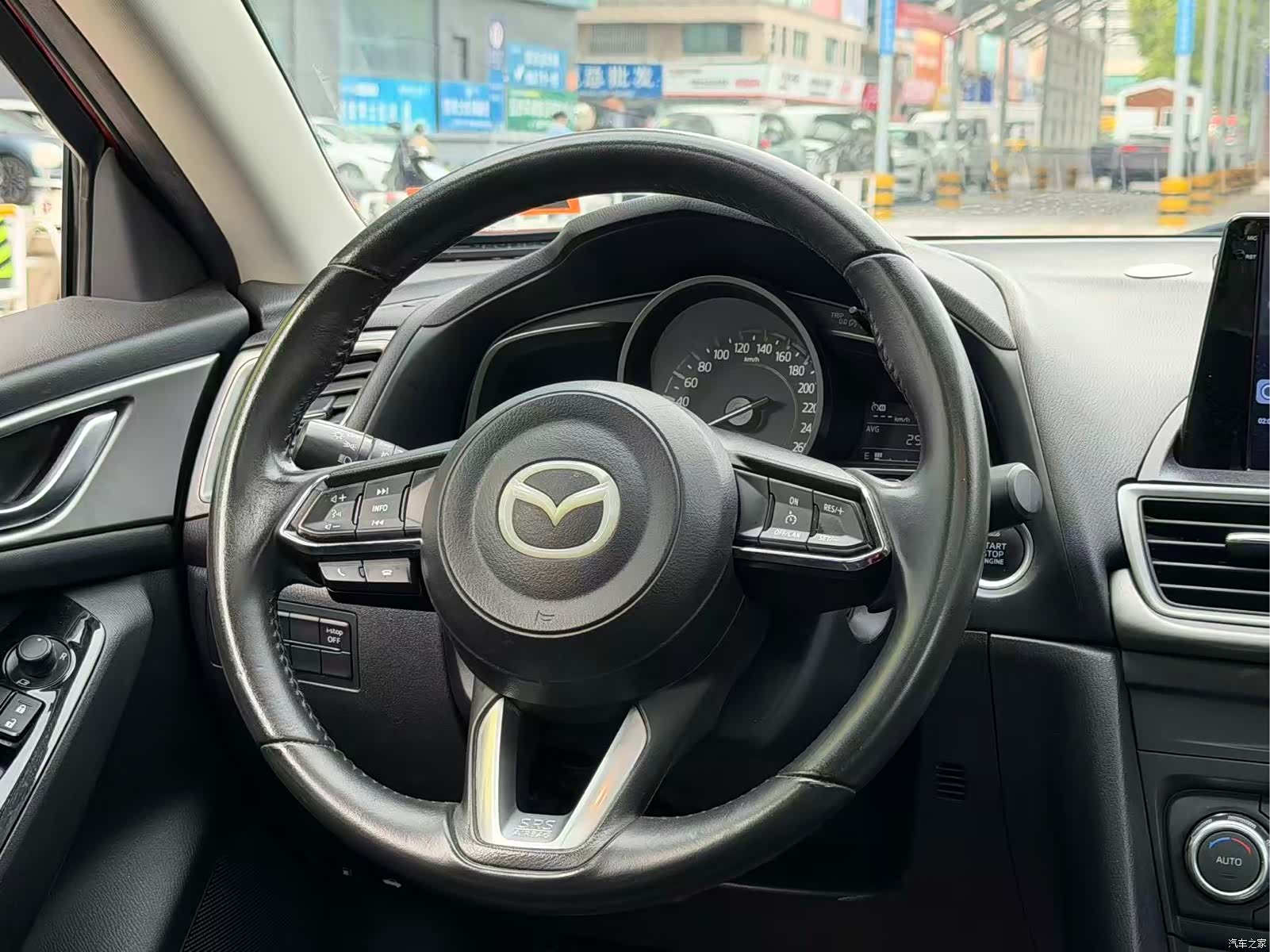 Mazda Mazda3, 2017 9