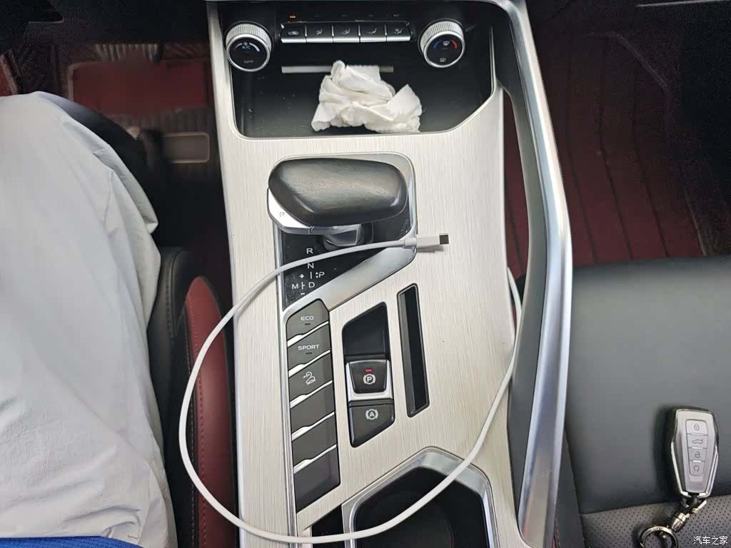 Geely Coolray, 2022 7