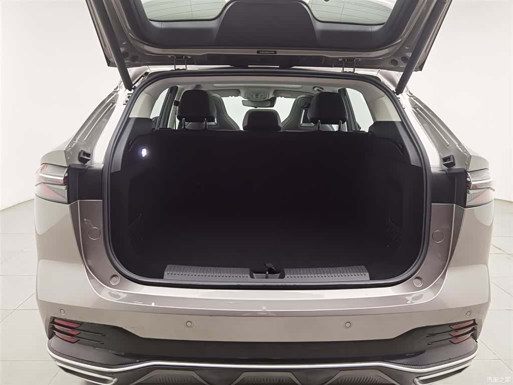 Roewe RX5, 2023 16