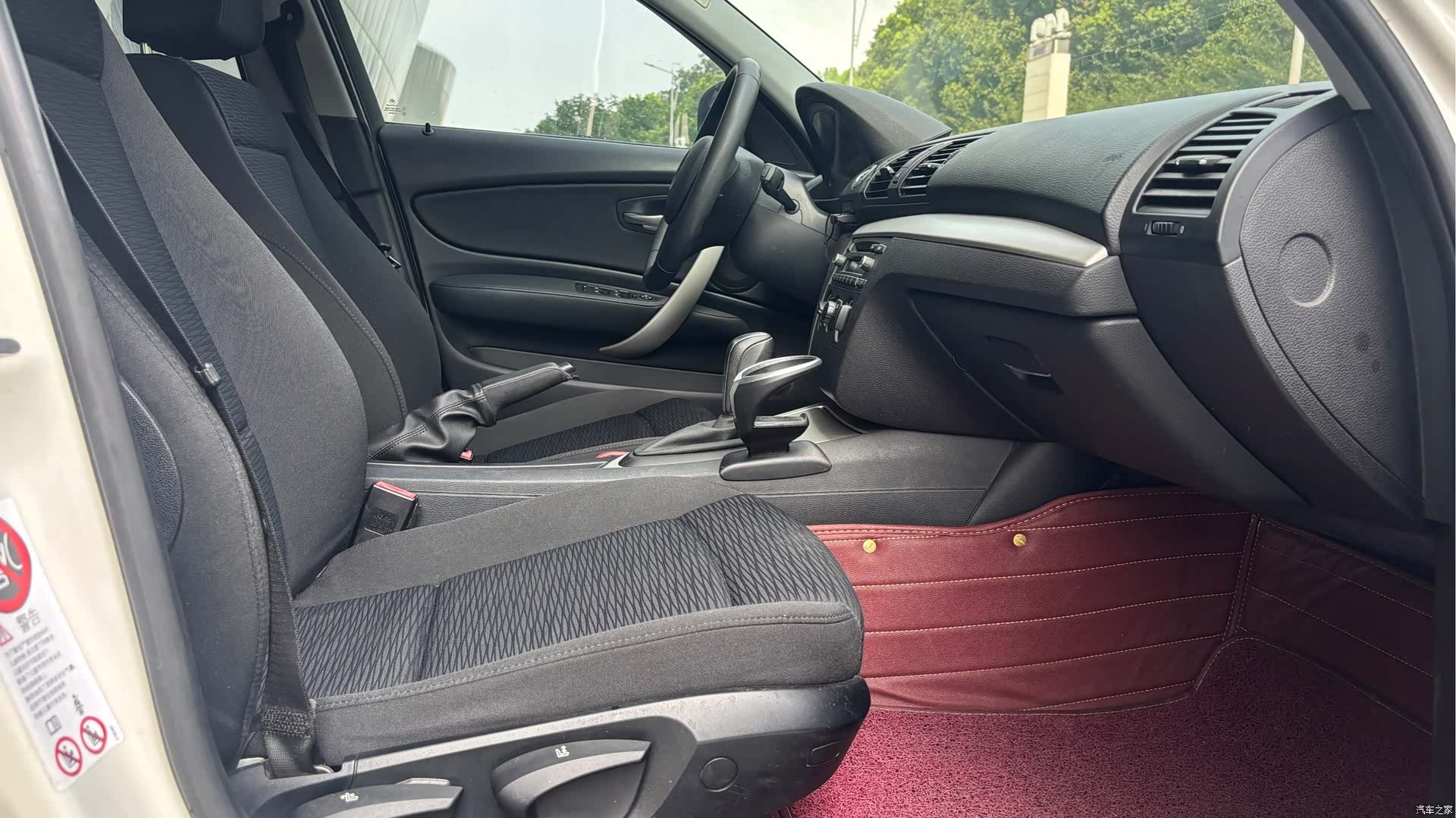 BMW 1 Series, 2011 13