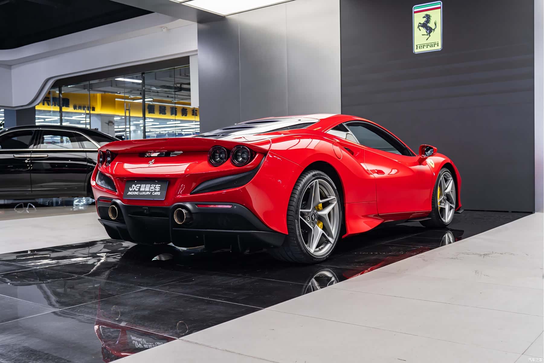 Ferrari F8, 2021 12