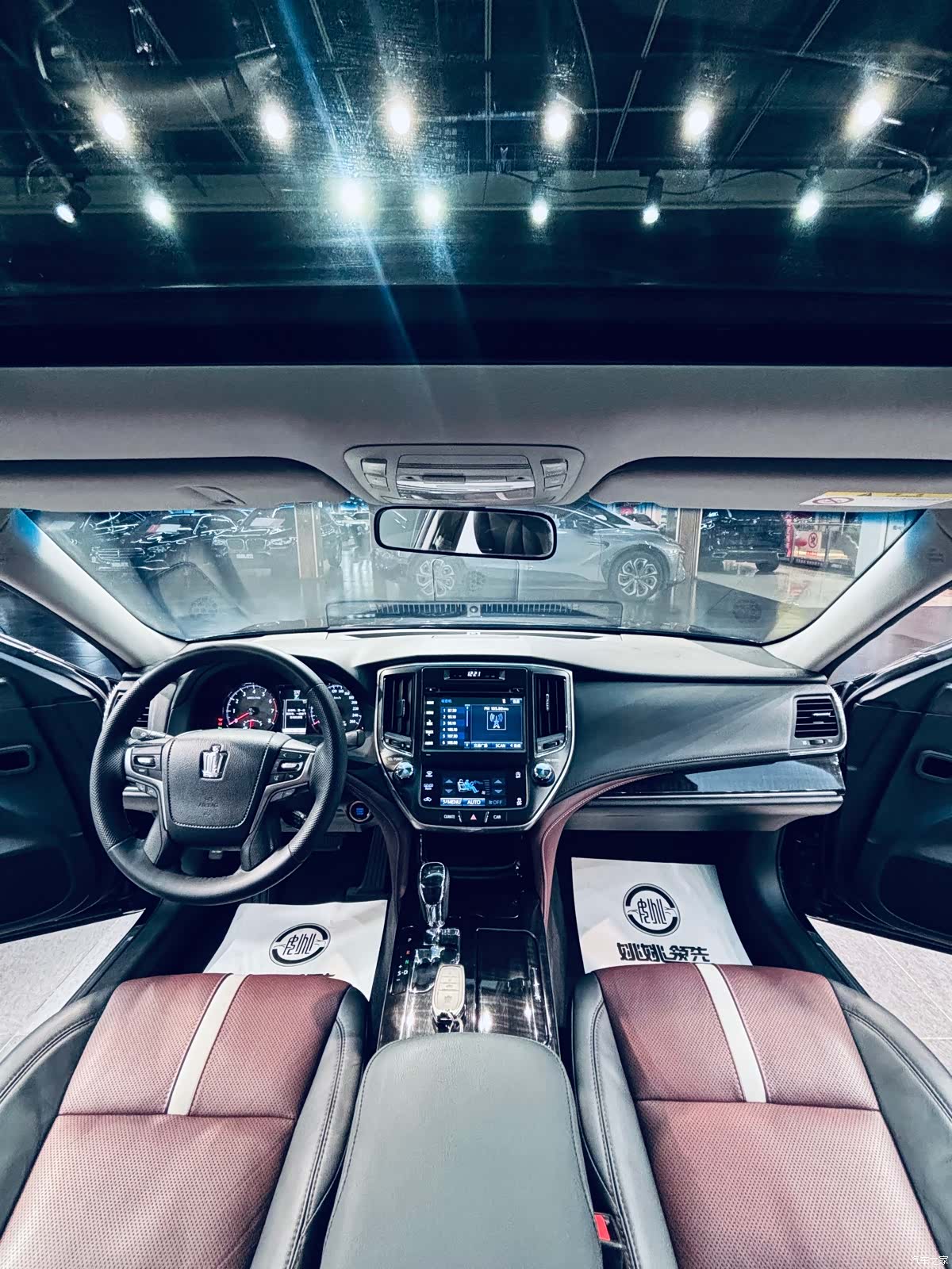 Toyota Crown, 2017 4