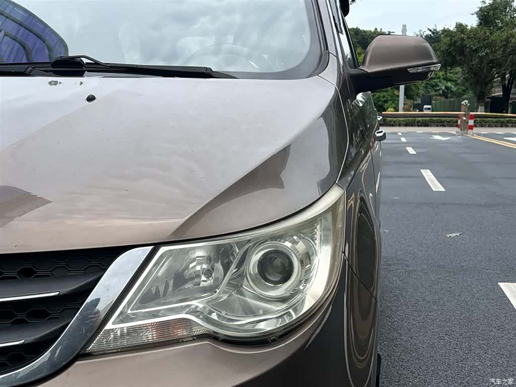 Wuling 730, 2015 22