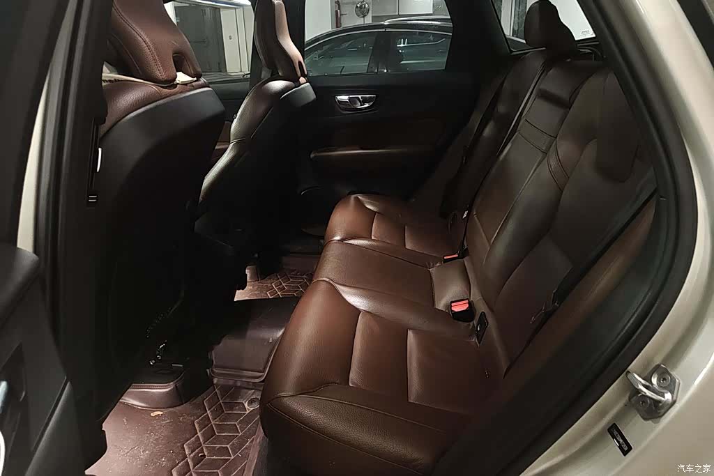 Volvo XC60, 2020 11