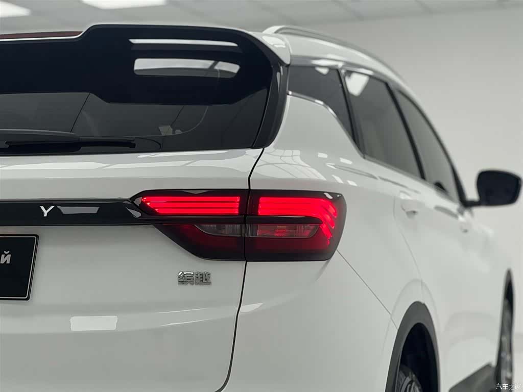 Geely Coolray, 2022 8